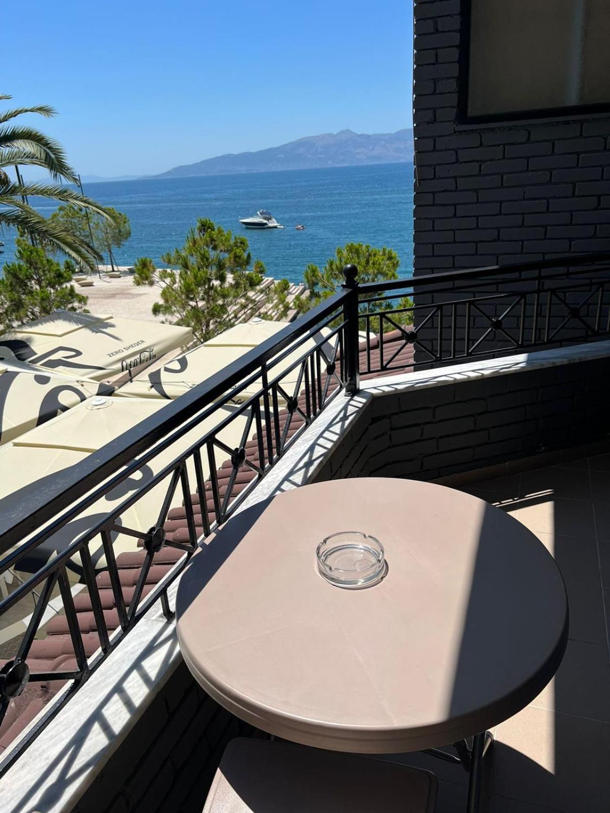 Hotel Summer Sarandë Esterno foto
