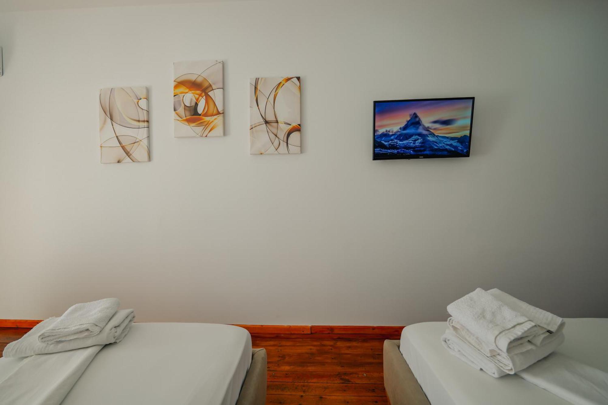 Hotel Summer Sarandë Esterno foto