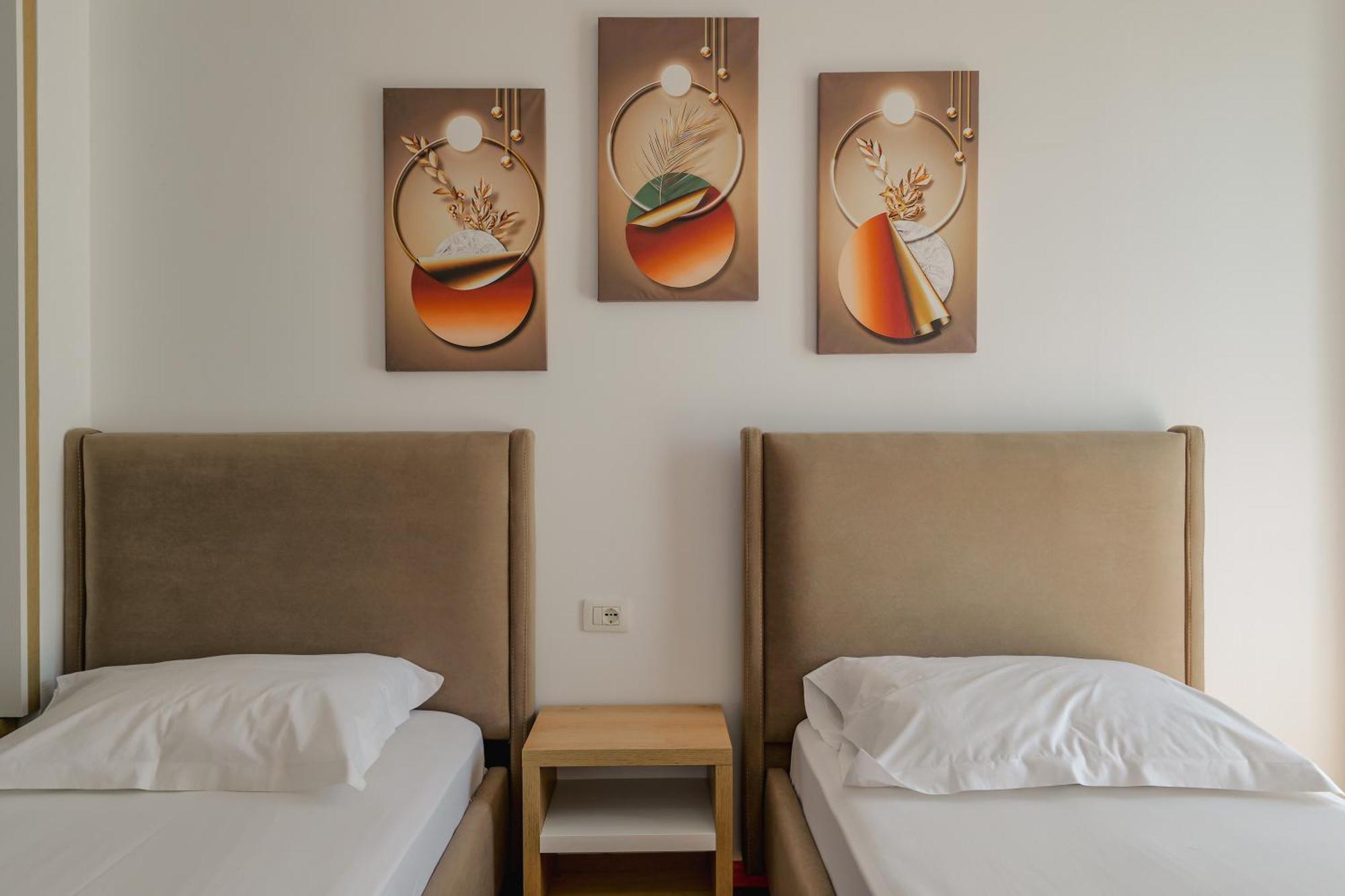 Hotel Summer Sarandë Esterno foto