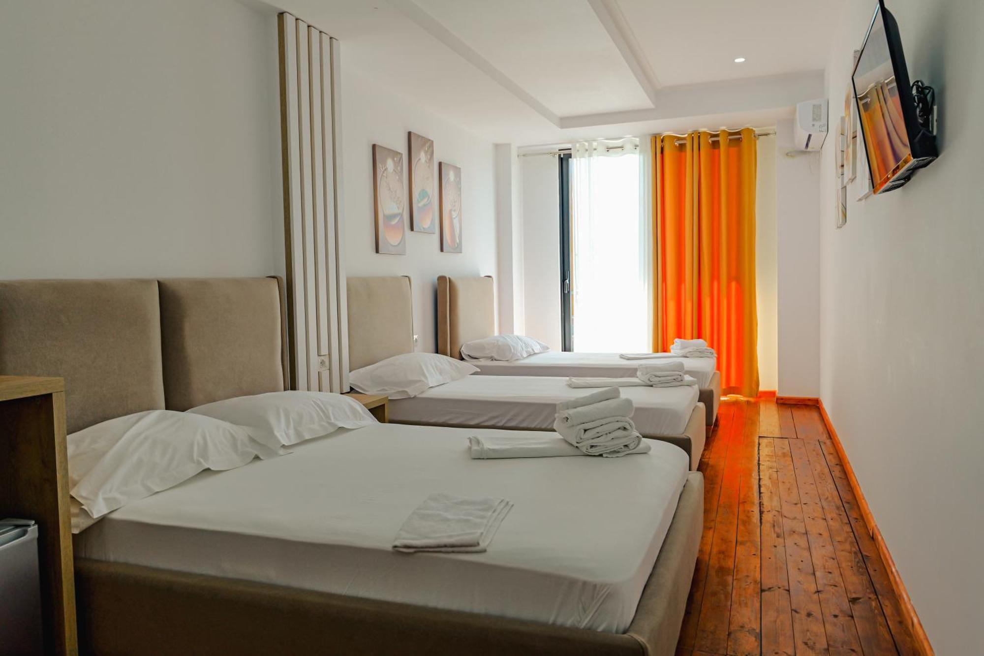 Hotel Summer Sarandë Esterno foto