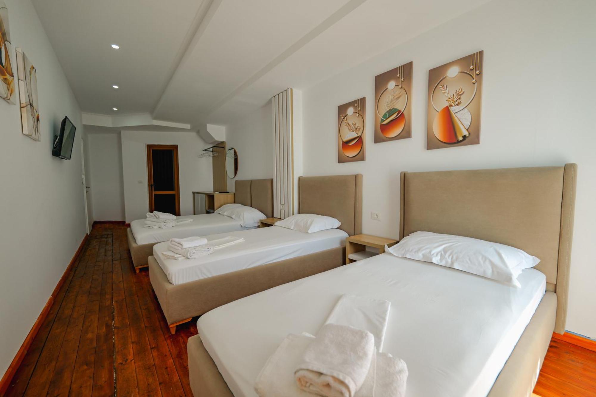 Hotel Summer Sarandë Esterno foto