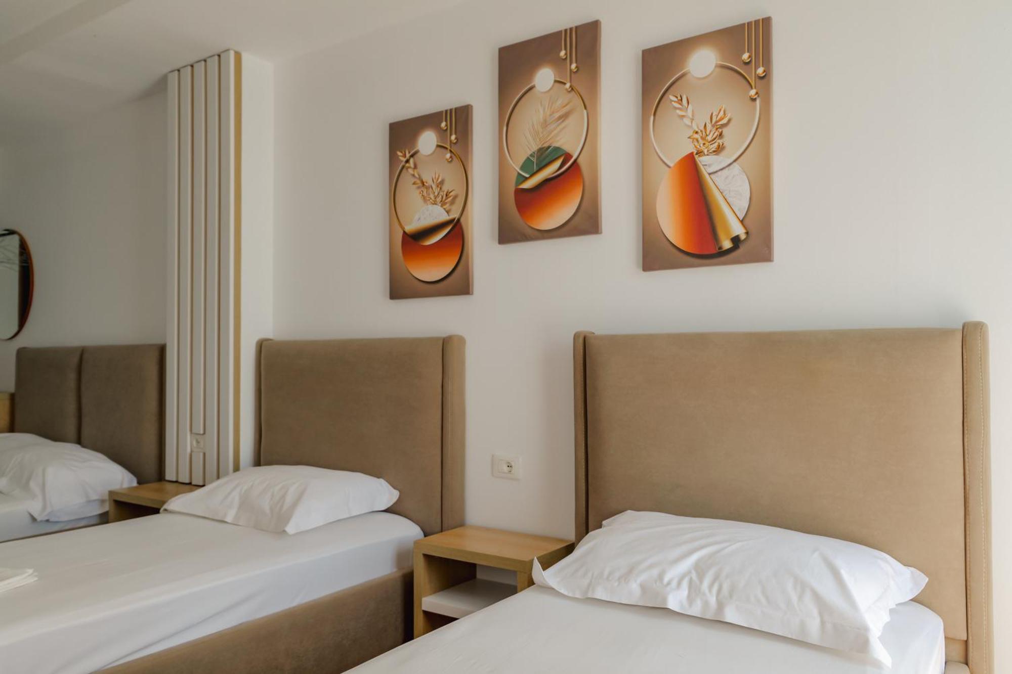 Hotel Summer Sarandë Esterno foto