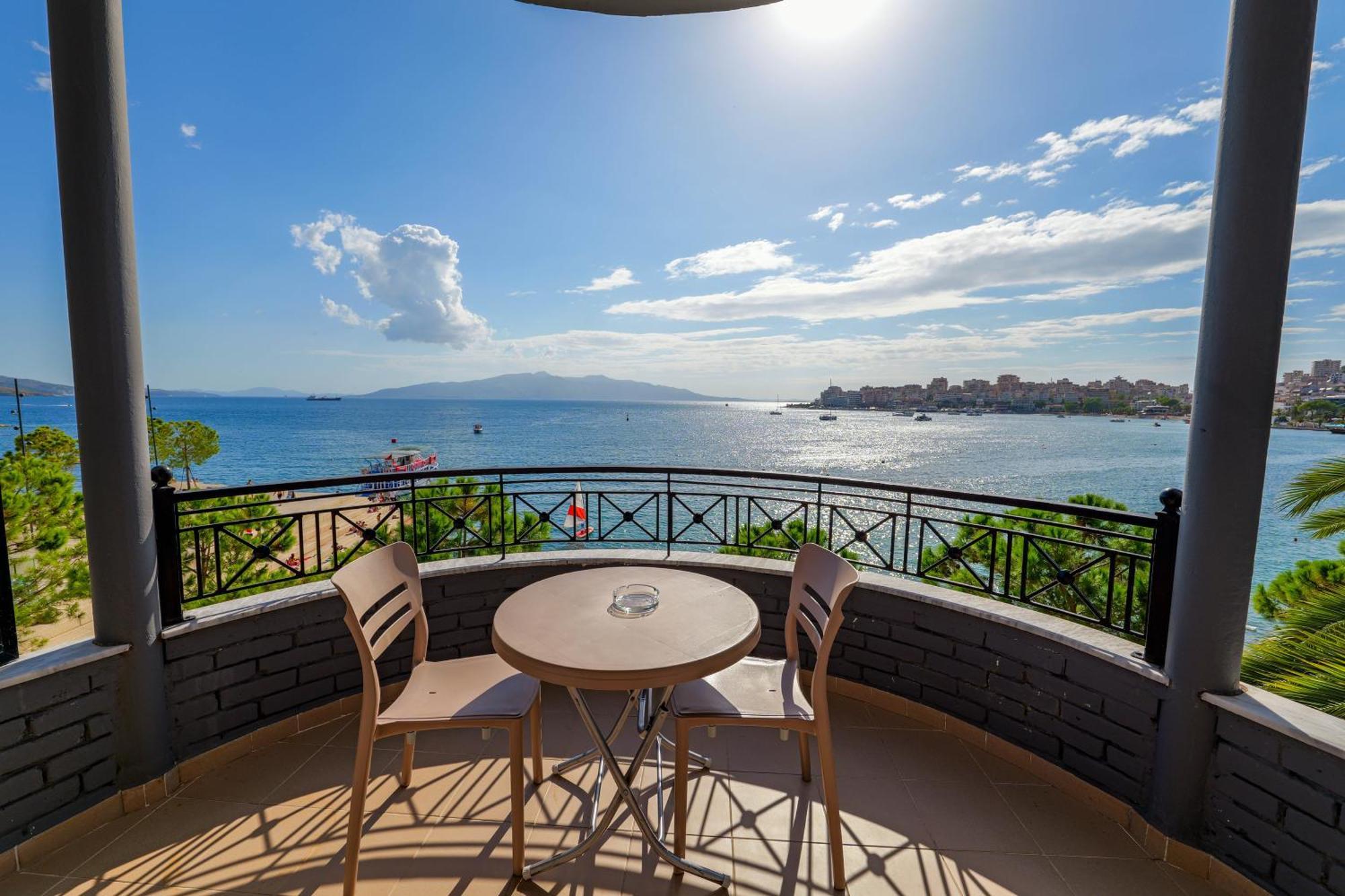 Hotel Summer Sarandë Esterno foto