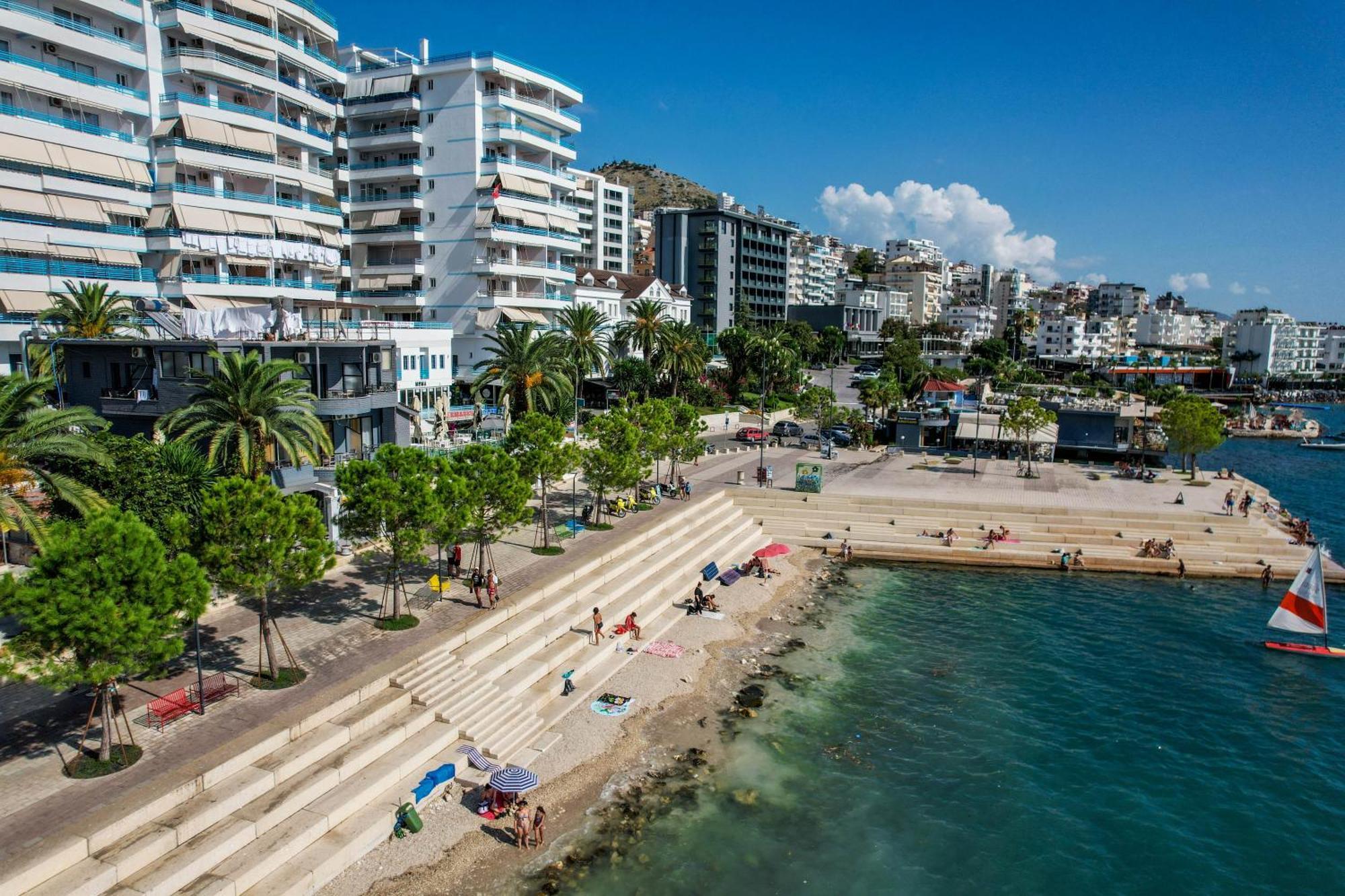 Hotel Summer Sarandë Esterno foto