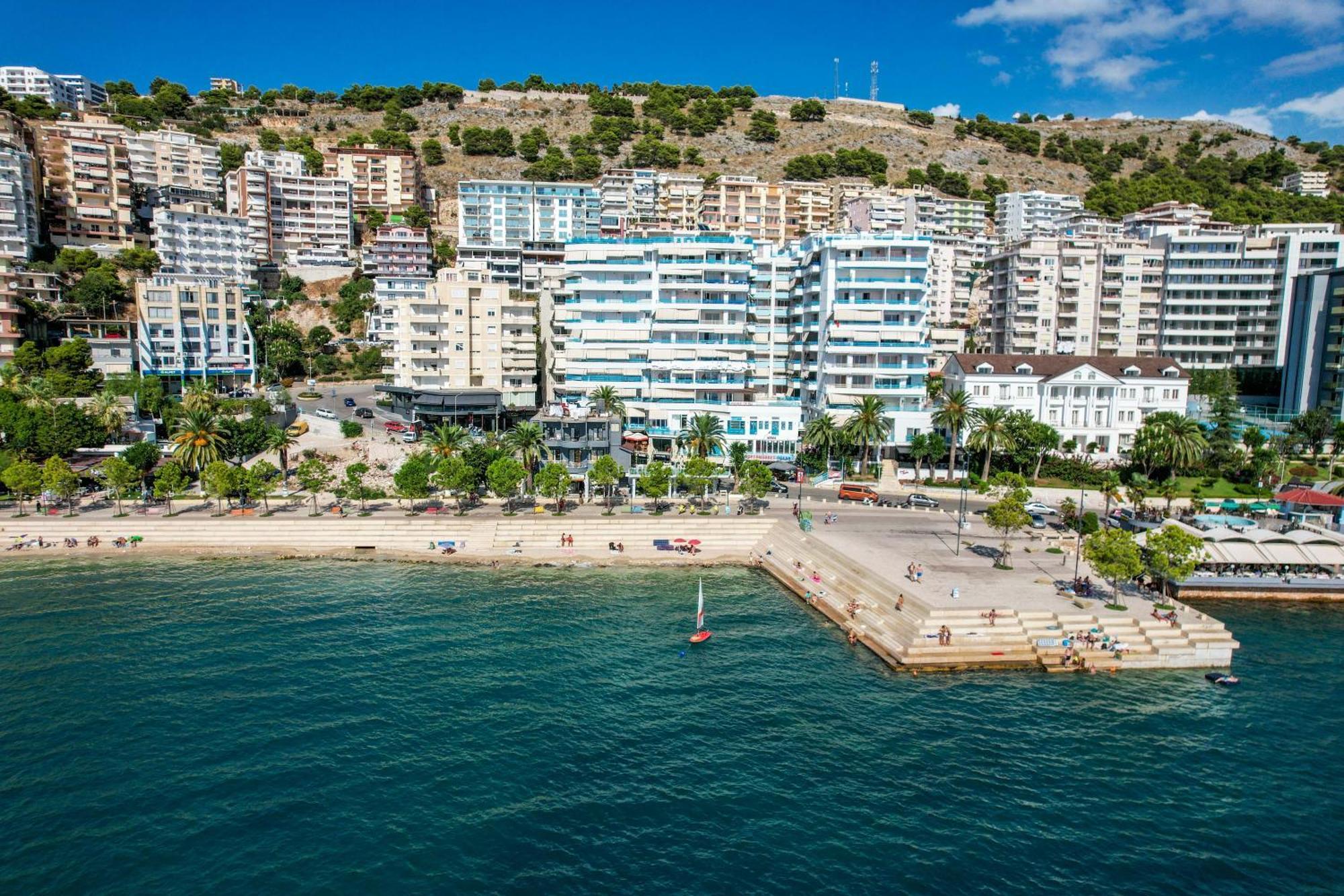 Hotel Summer Sarandë Esterno foto