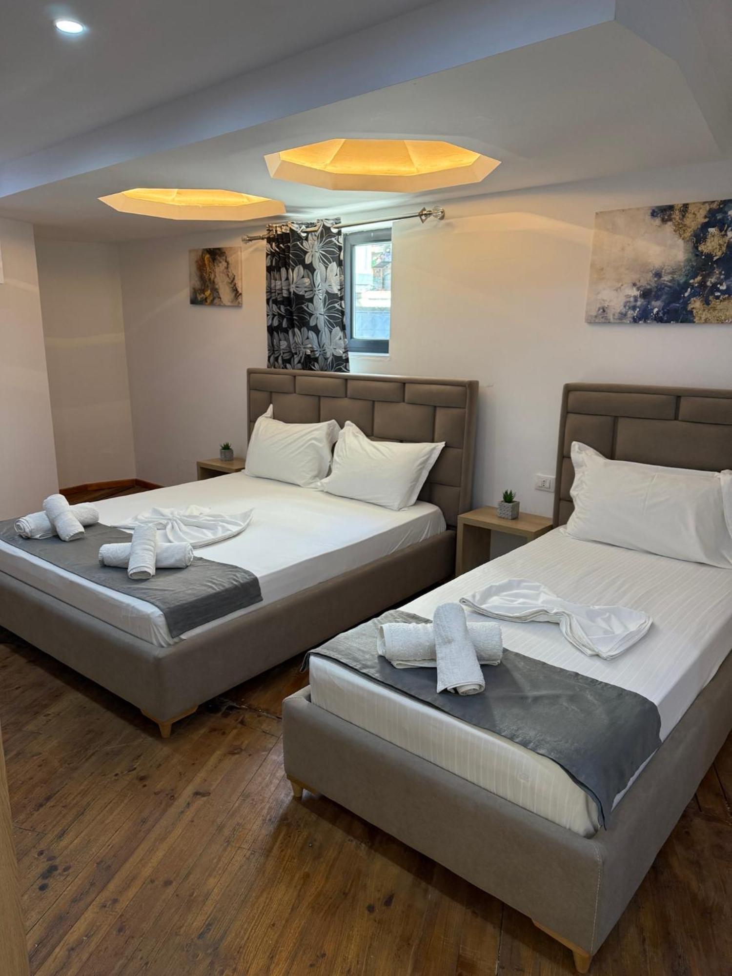 Hotel Summer Sarandë Esterno foto