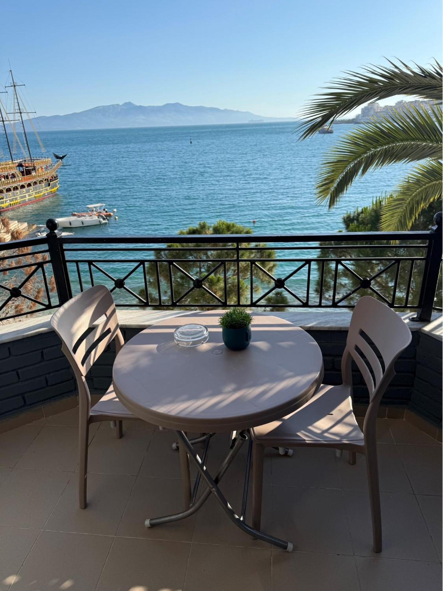 Hotel Summer Sarandë Esterno foto